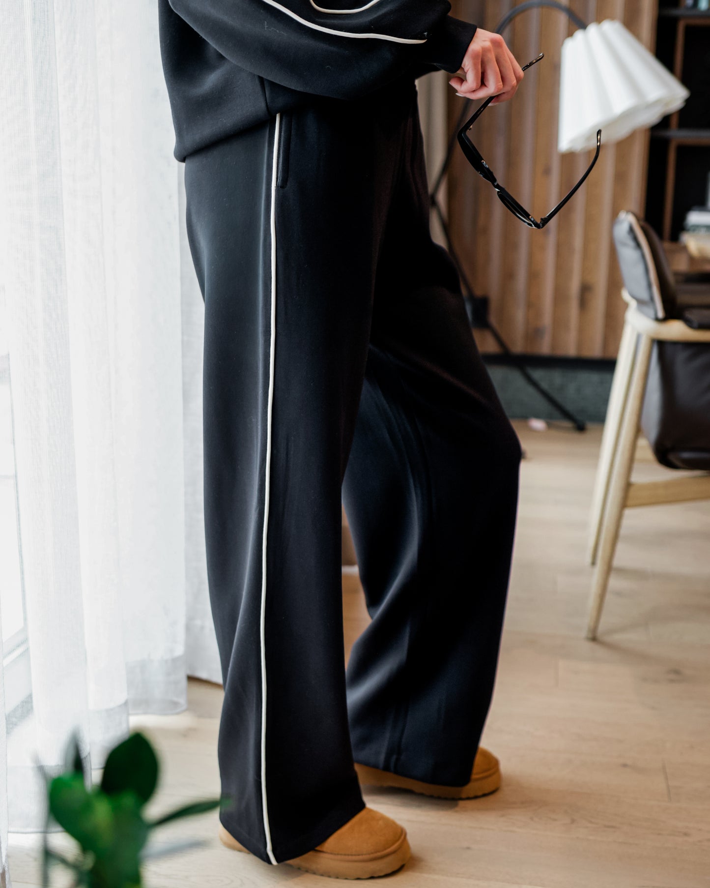 Straight-Leg Piping Pant (Black/Cream)