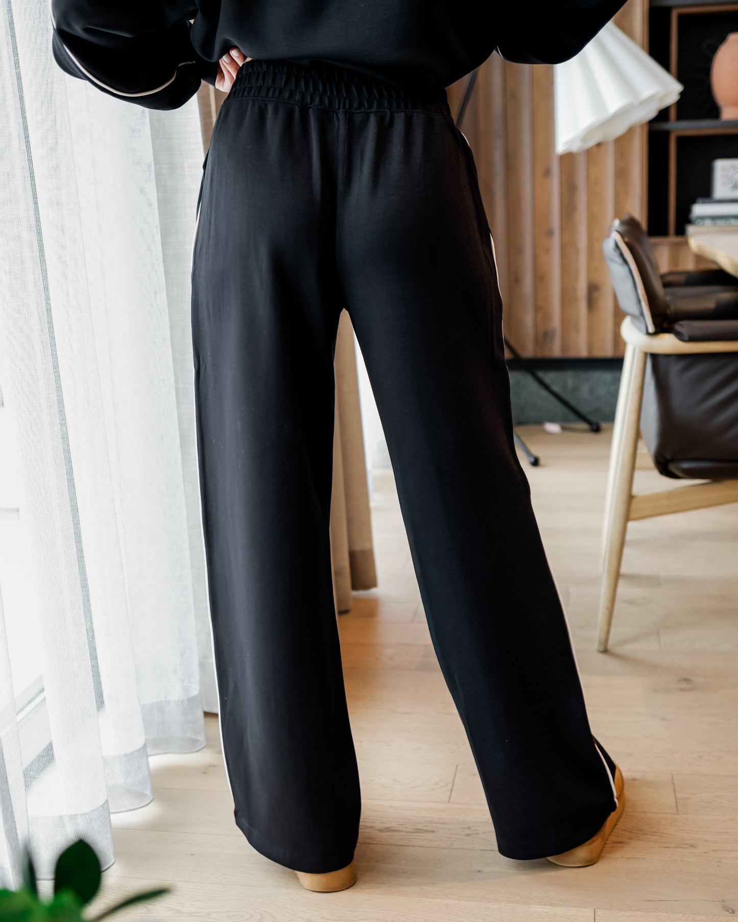 Straight-Leg Piping Pant (Black/Cream)