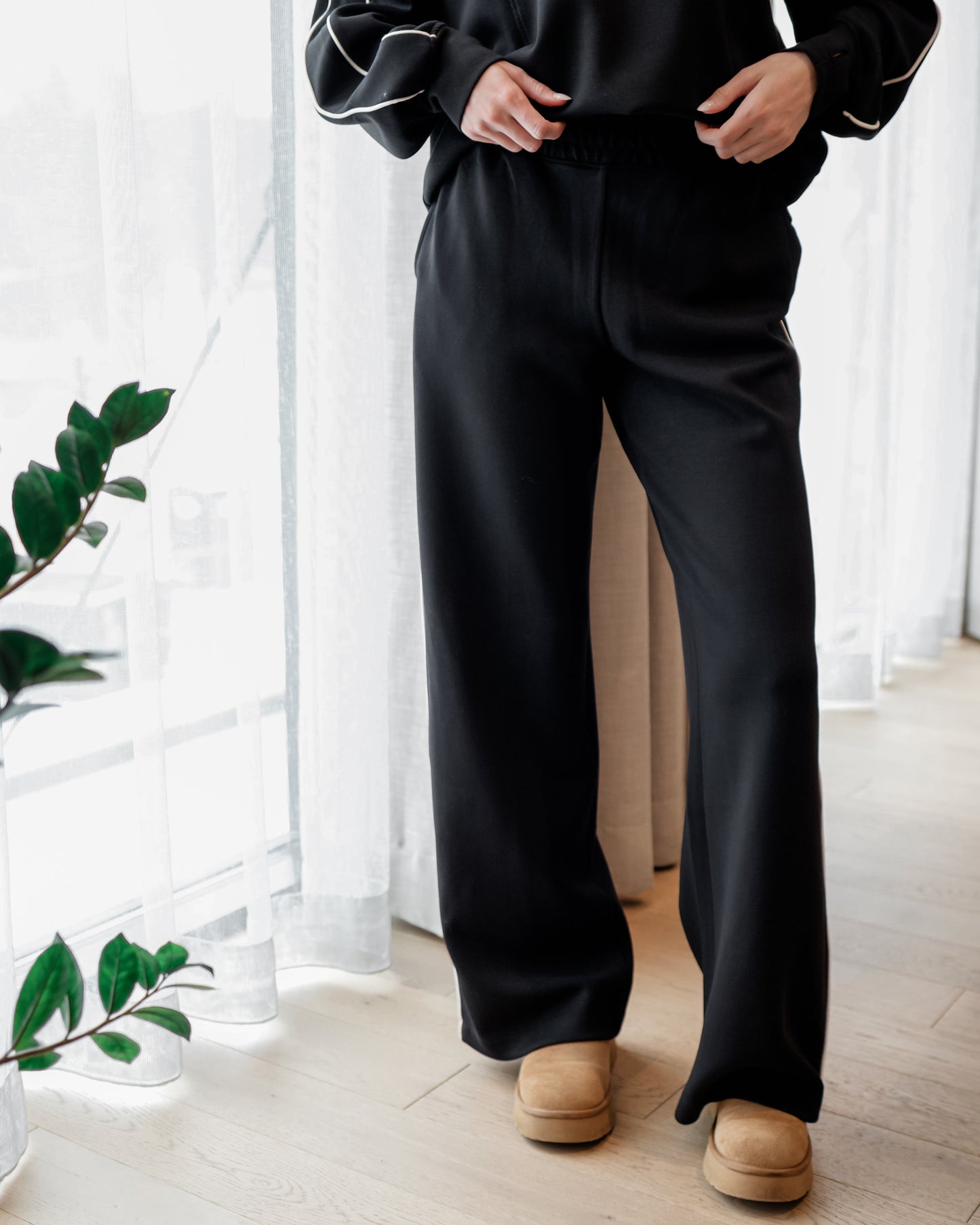 Straight-Leg Piping Pant (Black/Cream)