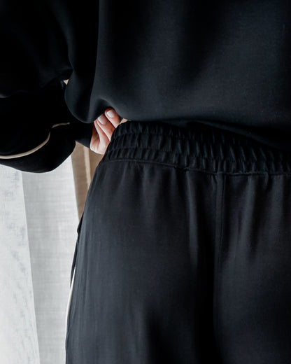 Straight-Leg Piping Pant (Black/Cream)