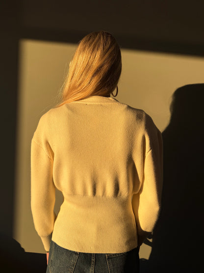 Chic V-Neck Cardigan (cream)