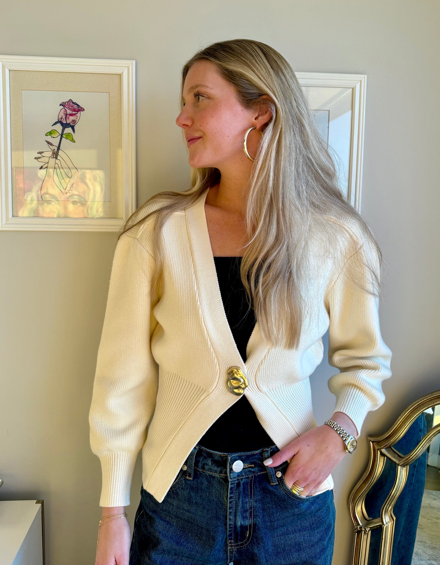 Chic V-Neck Cardigan (cream)